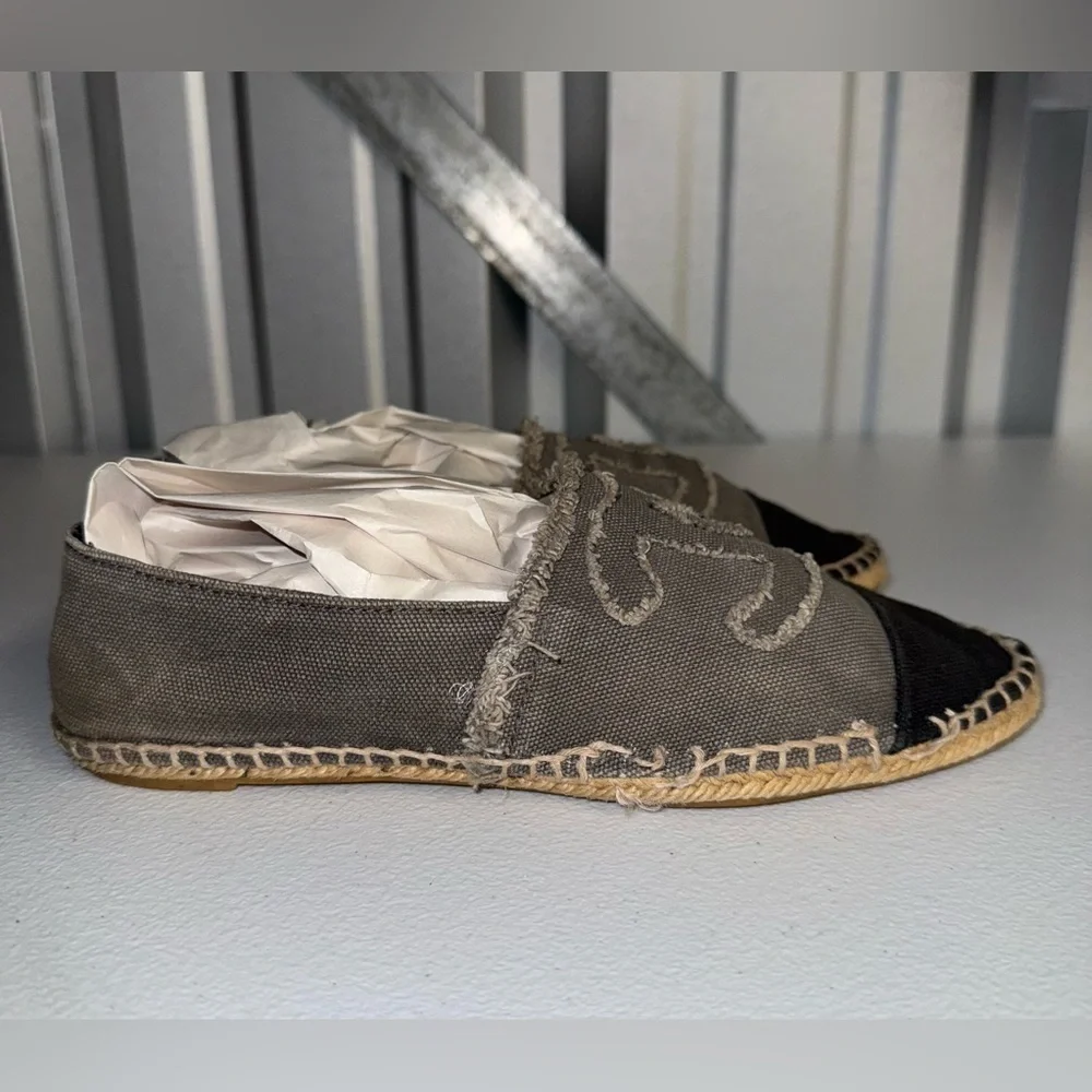 Chanel Grey and Black Canvas Espadrilles Size 38 ( 7.5 US )